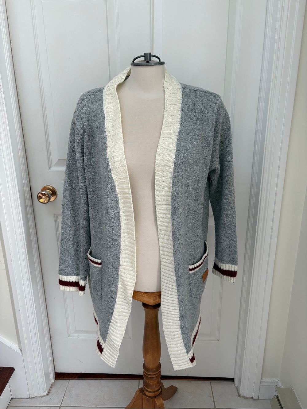 Gray Open-Front Cardigan with Cream Trim and Burgundy Accents